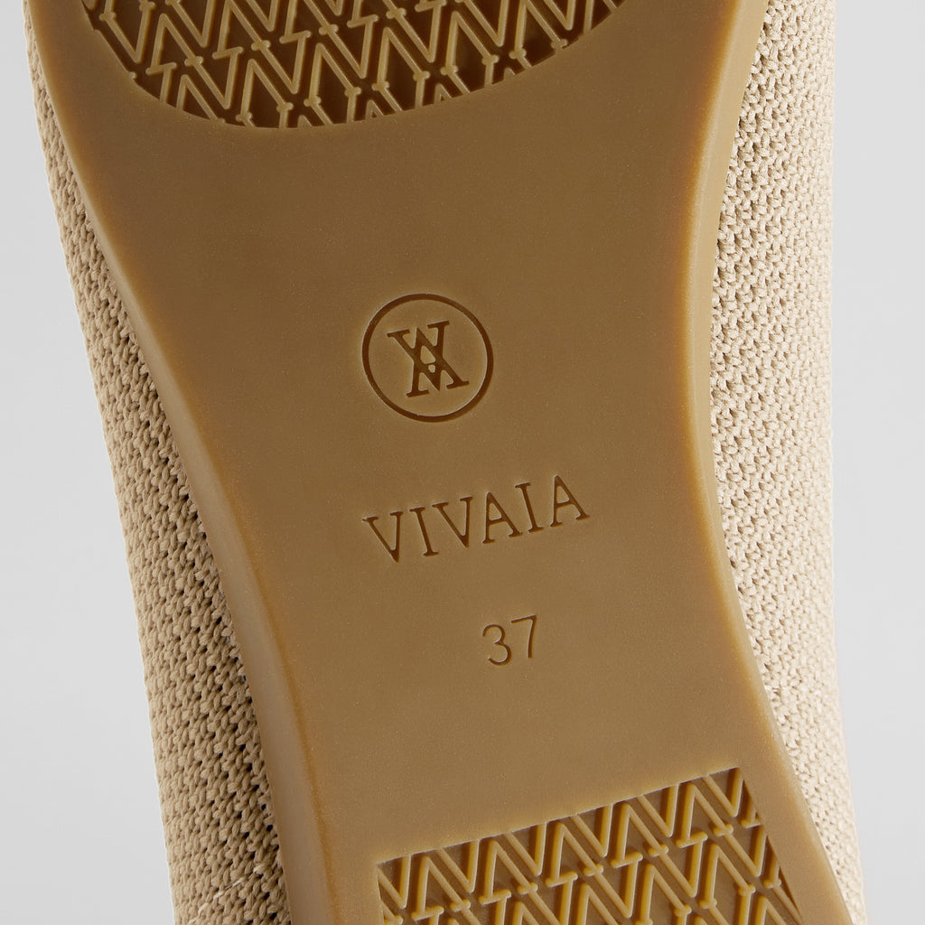 Pointed-Toe Ballet Flats (Aria 5°)