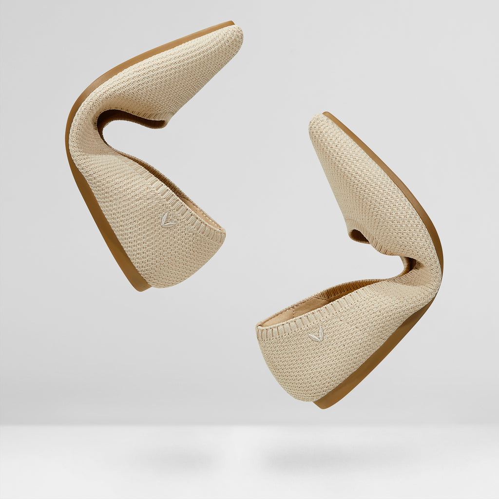 Pointed-Toe Water Repellent Ballet Flats (Aria 5°)