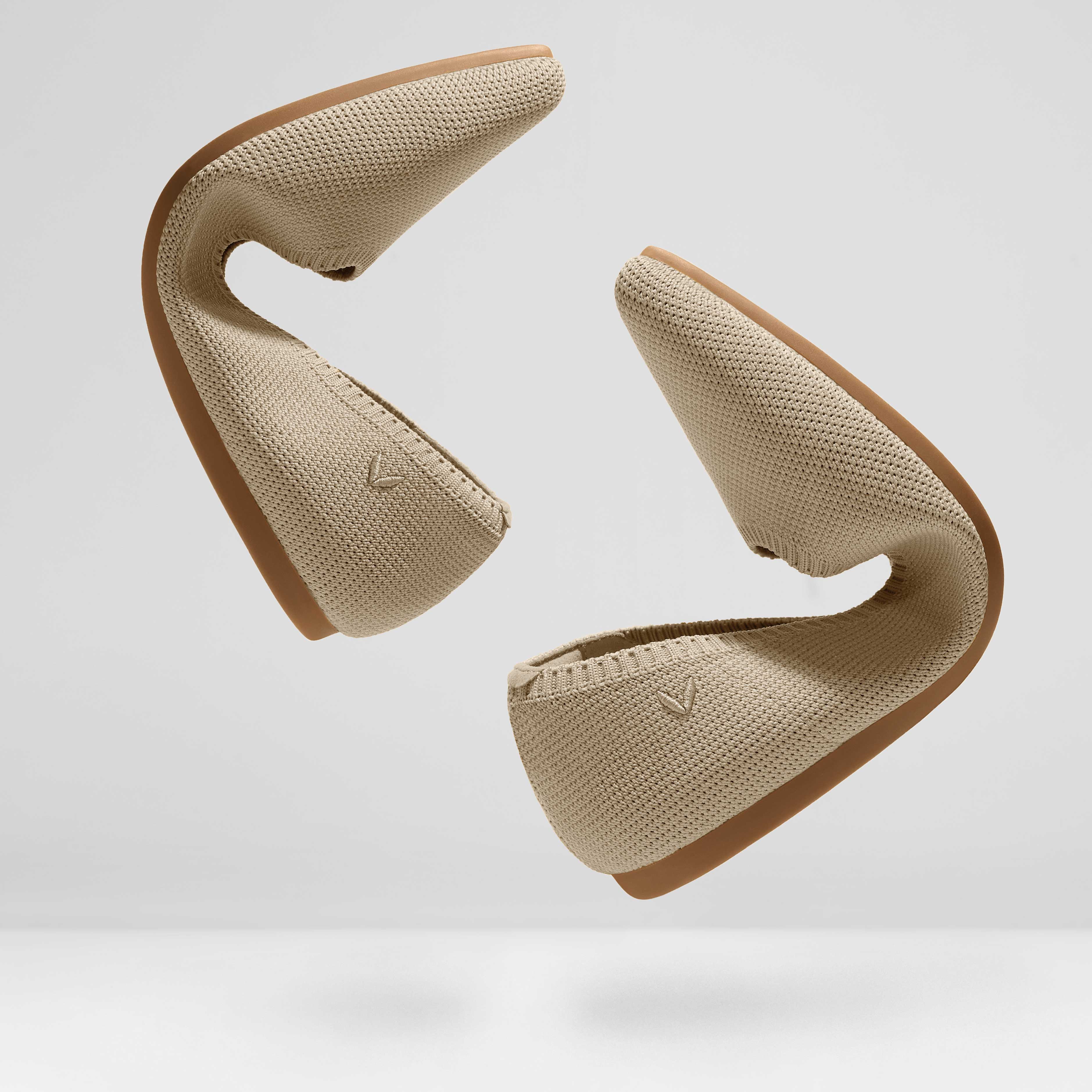 Pointed-Toe Ballet Flats (Aria 5°)