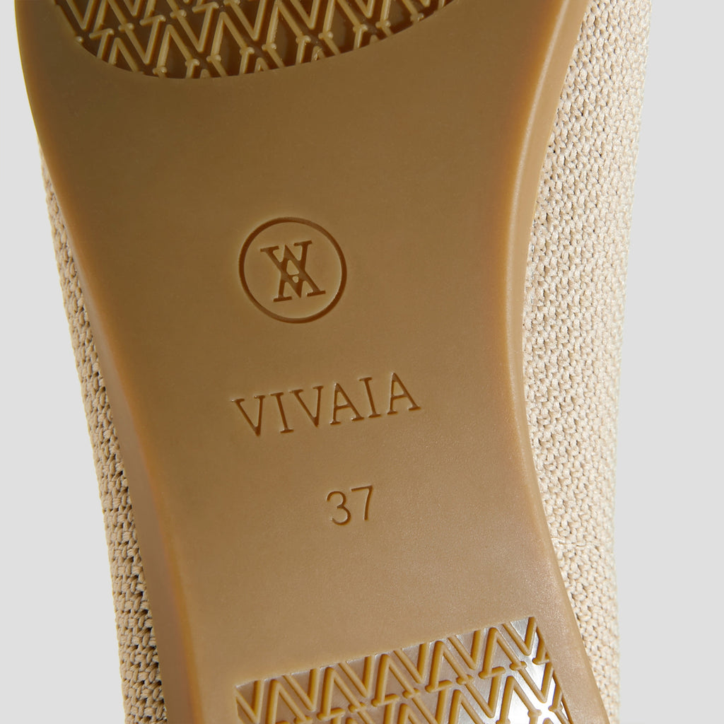 Pointed-Toe Ballet Flats (Aria 5°)