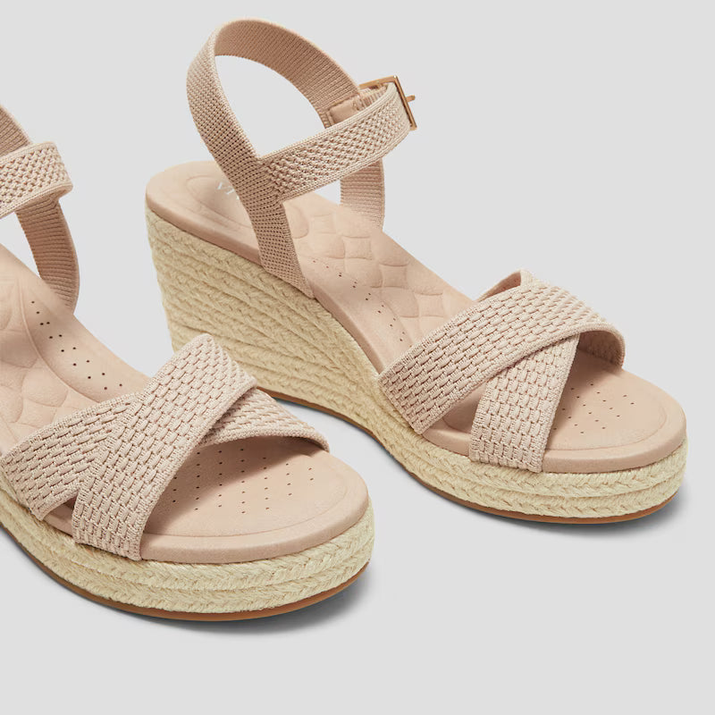 Round-toe Wedge Sandals (Sally Pro)