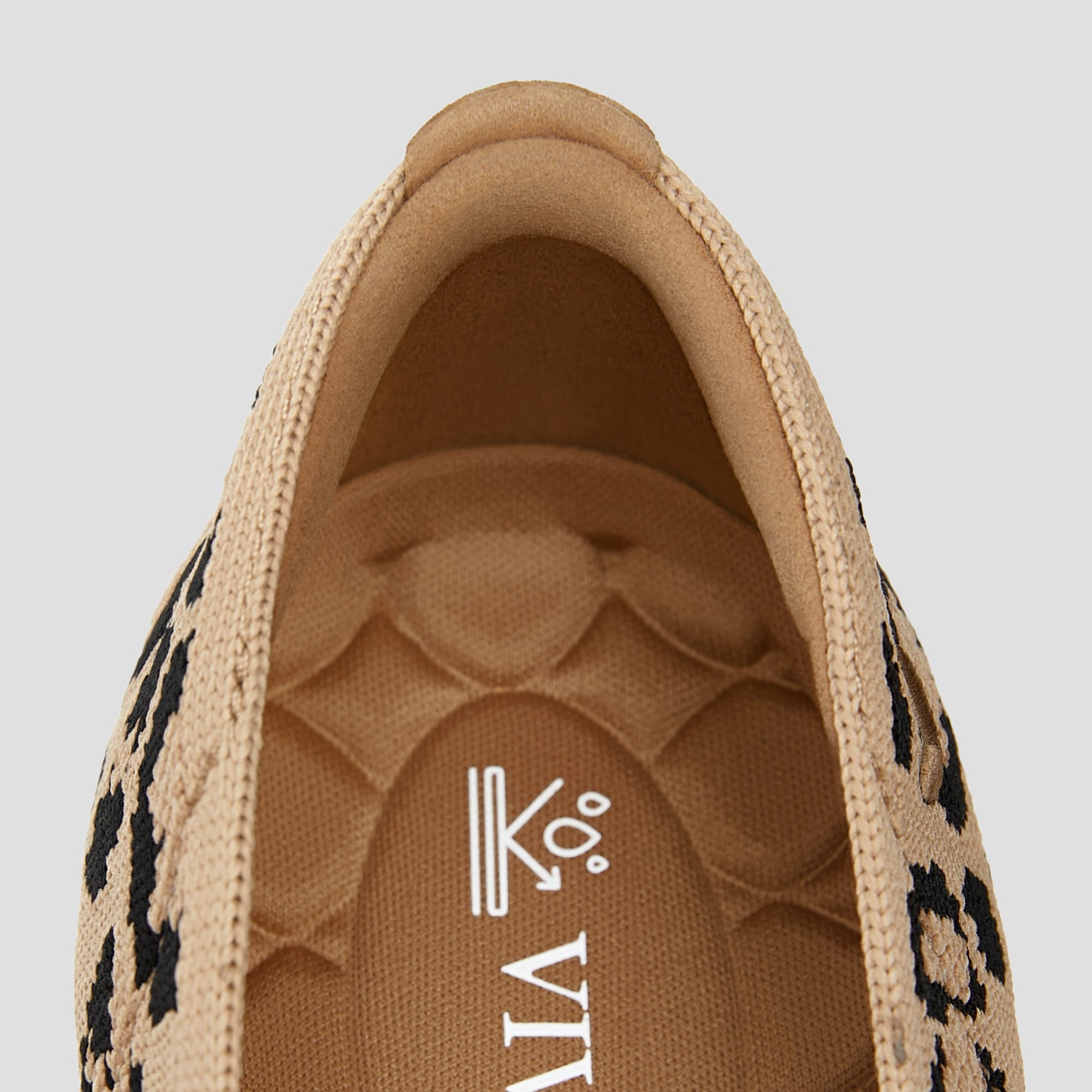 Lightweight Square-Toe V-Cut Flats (Margot Walker)