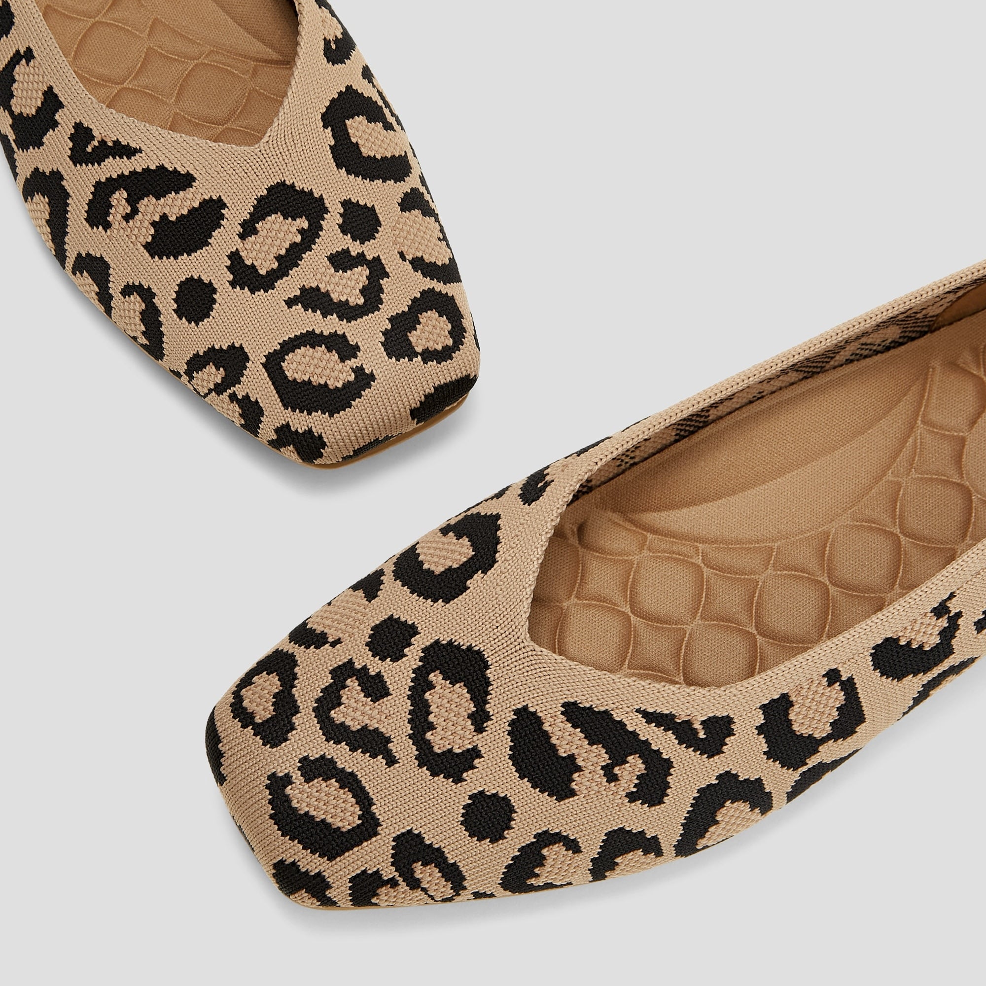 Lightweight Square-Toe V-Cut Flats (Margot Walker)