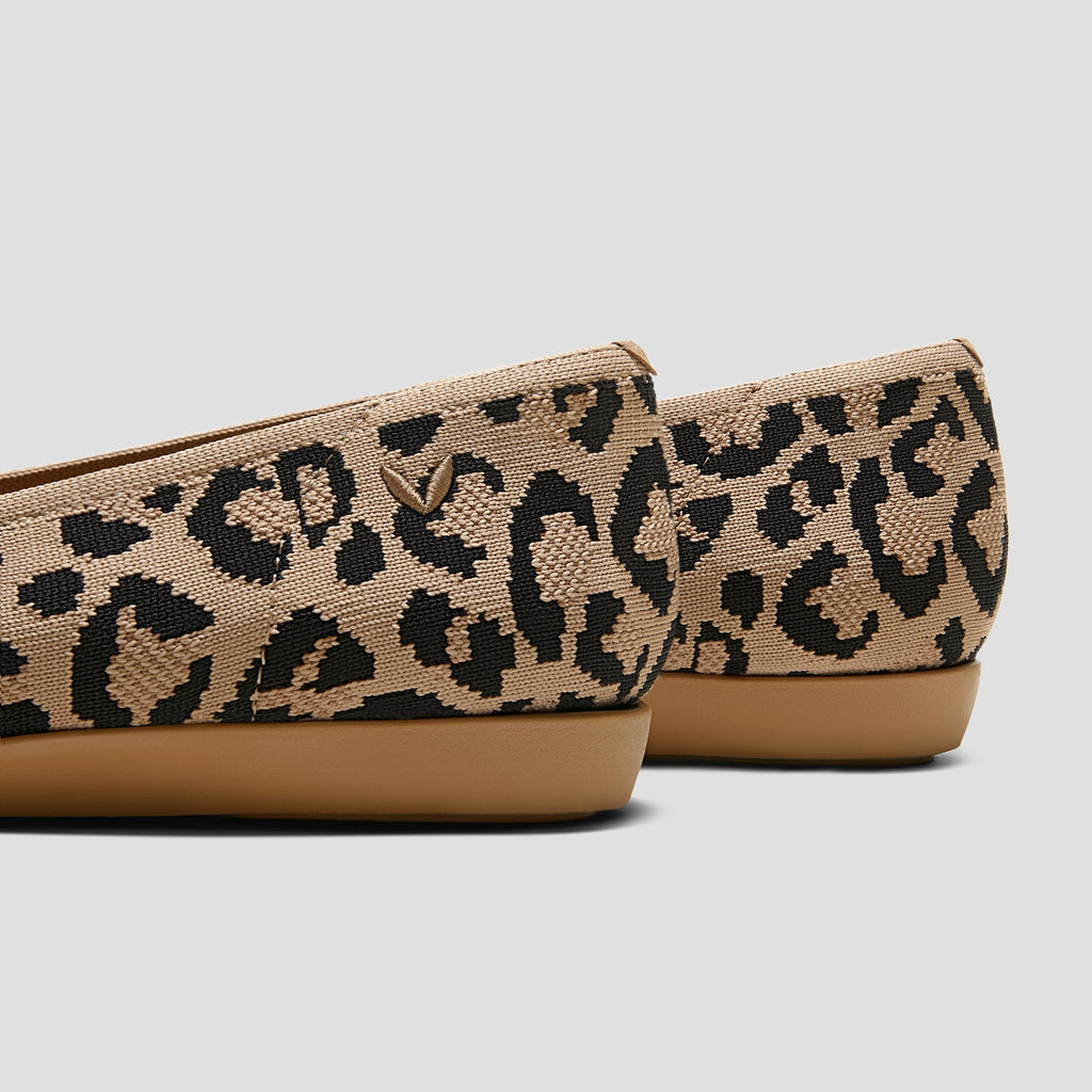 Lightweight Square-Toe V-Cut Flats (Margot Walker)