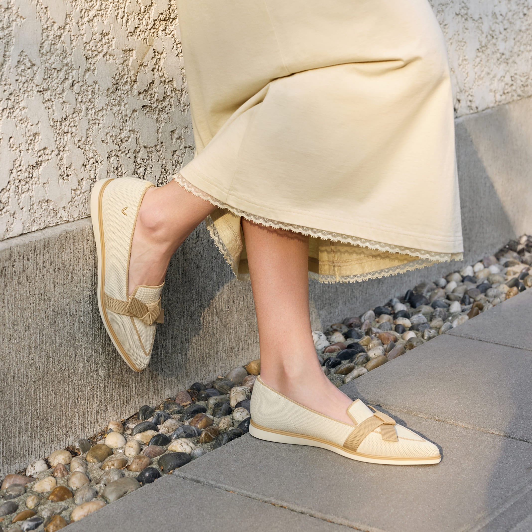 Water-Repellent Pointed-Toe Bow Loafers (Valentina)