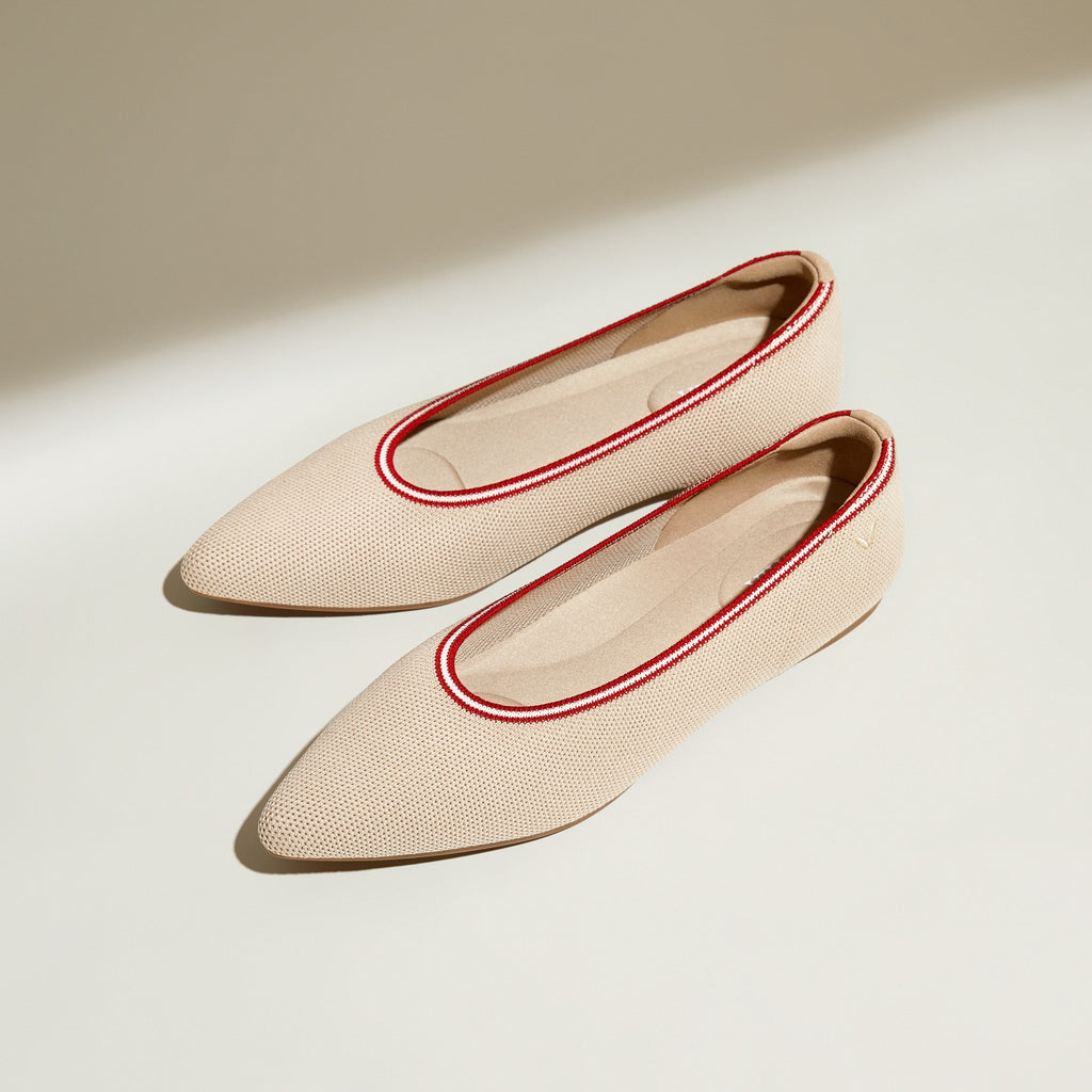 Pointed-Toe Ballet Flats (Aria 5°)