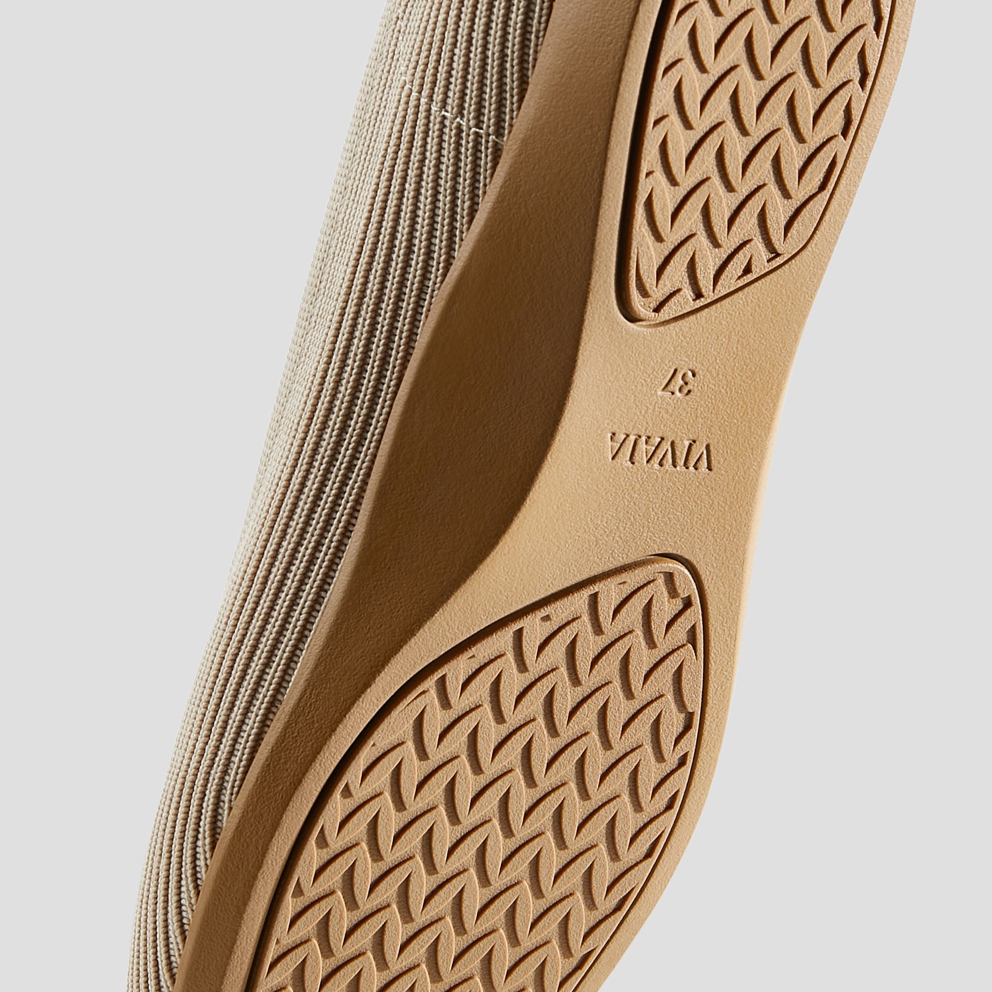 Lightweight Square-Toe V-Cut Flats (Margot Walker)