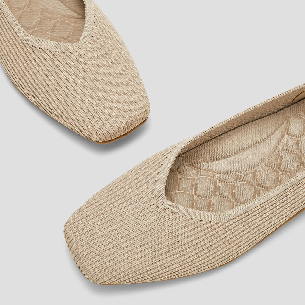 Lightweight Square-Toe V-Cut Flats (Margot Walker)