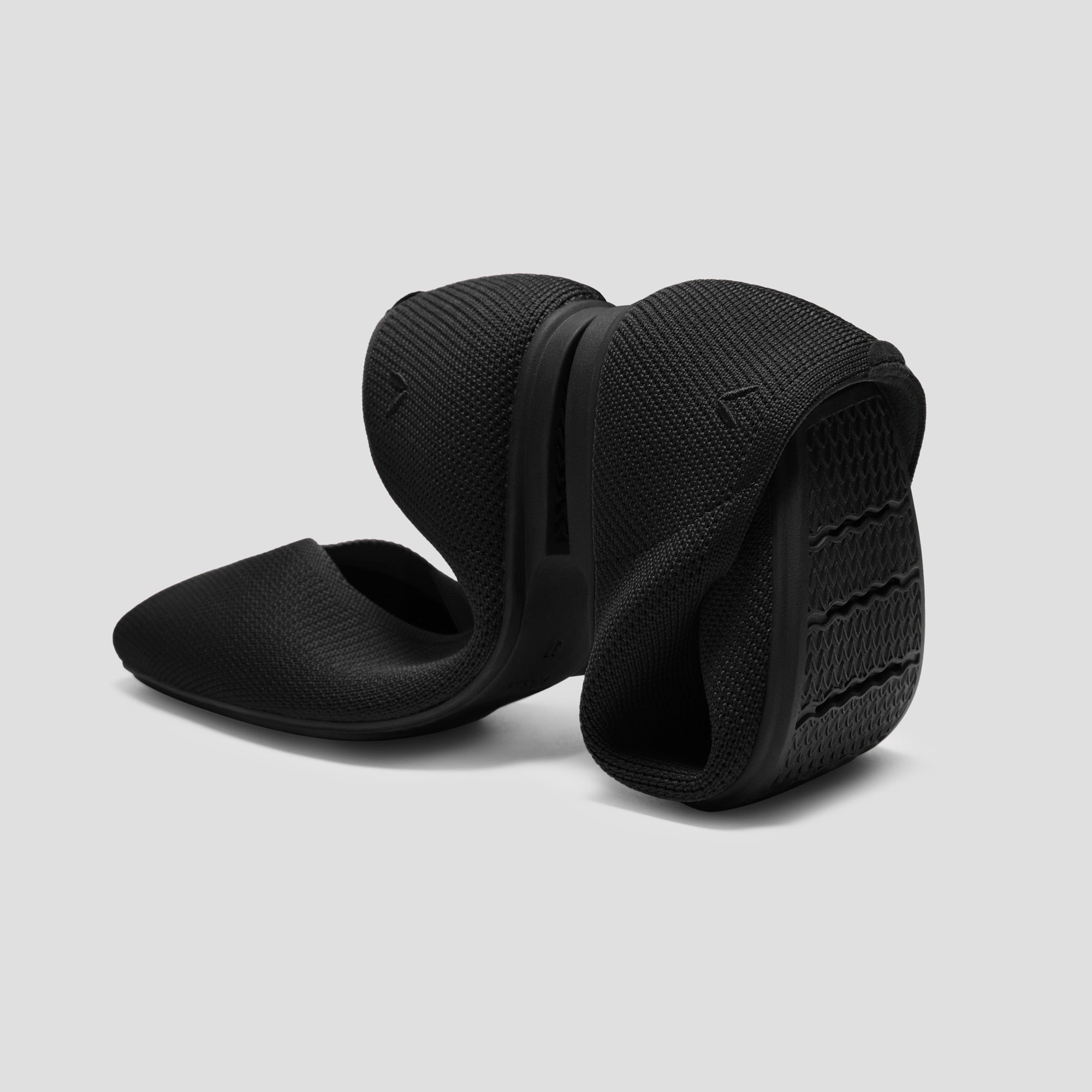 Square-Toe Margot V-Cut Flats (Margot 3.0)