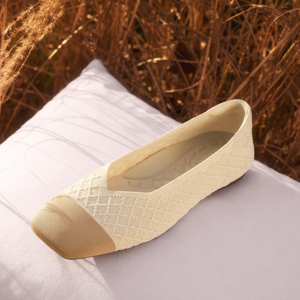 Square-Toe Margot V-Cut Flats (Margot 3.0)