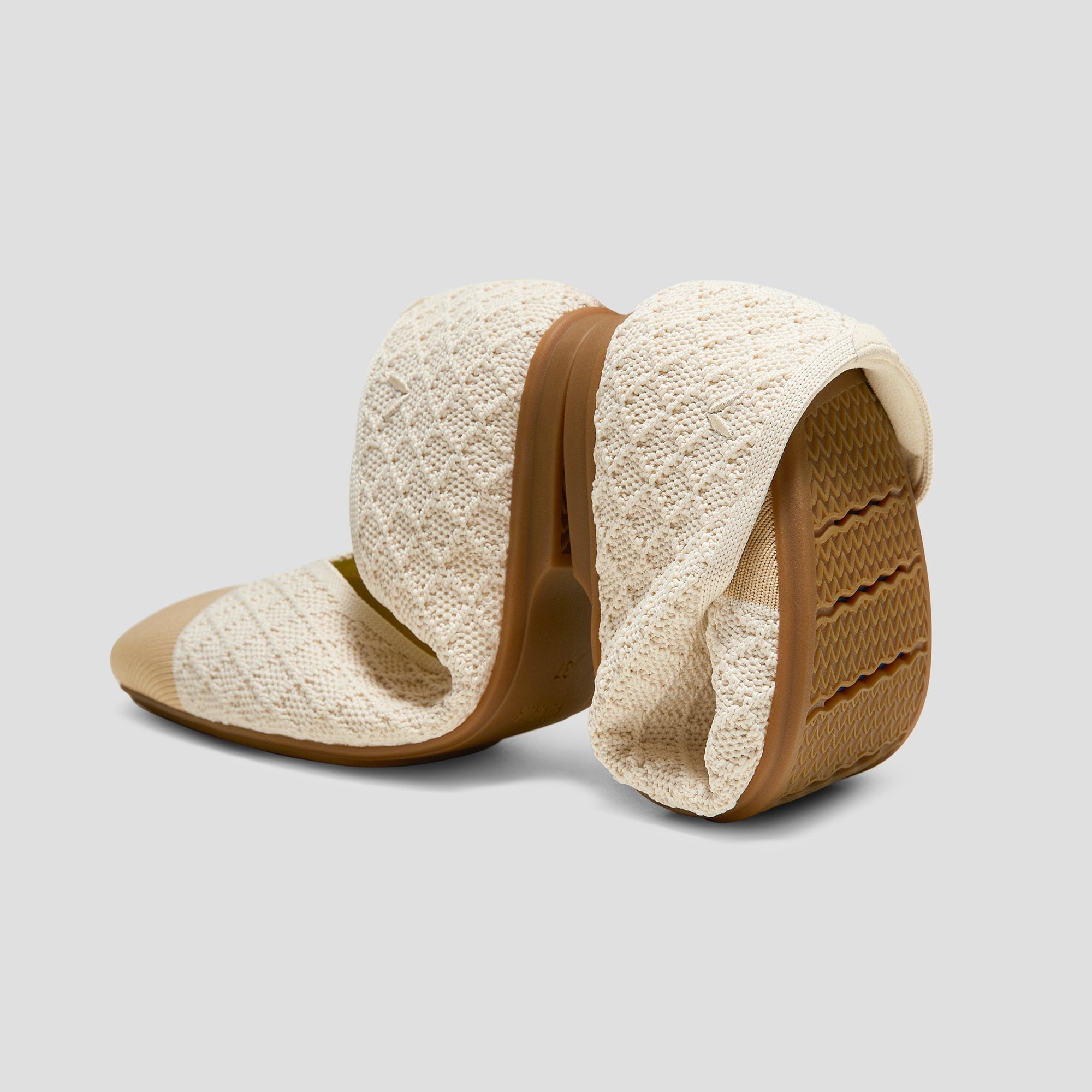 Square-Toe Margot V-Cut Flats (Margot 3.0)
