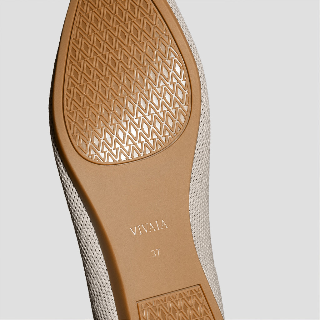 Pointed-Toe Ballet Flats (Aria 5°)
