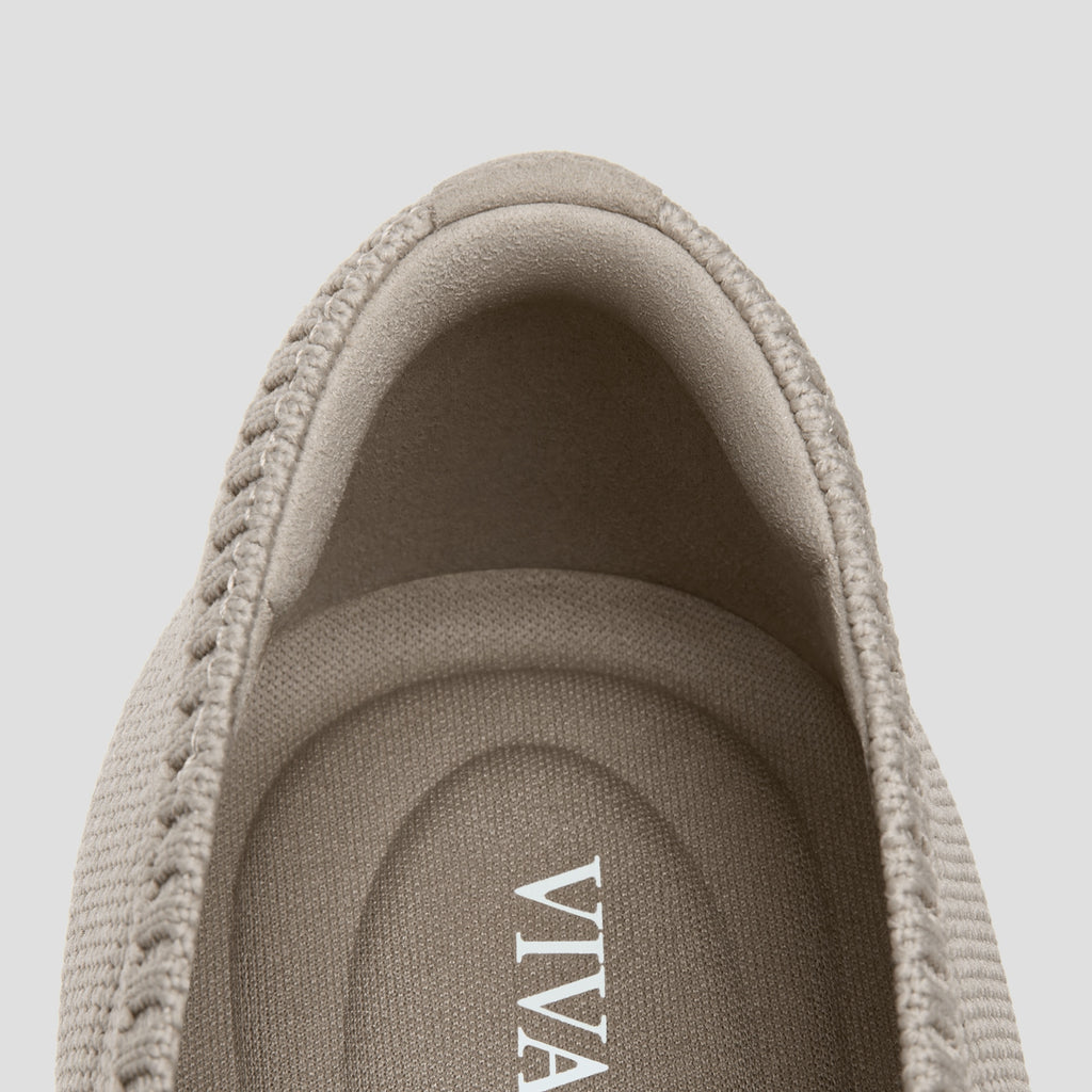Pointed-Toe Ballet Flats (Aria 5°)