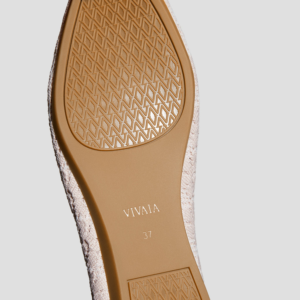 Pointed-Toe Ballet Flats (Aria 5°)
