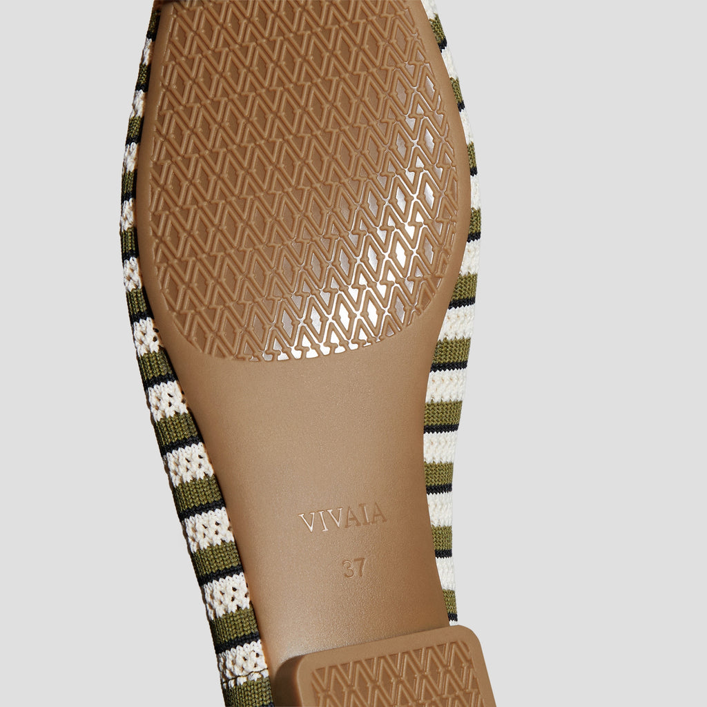 Square-Toe V-Cut Flats (Margot 2.0)