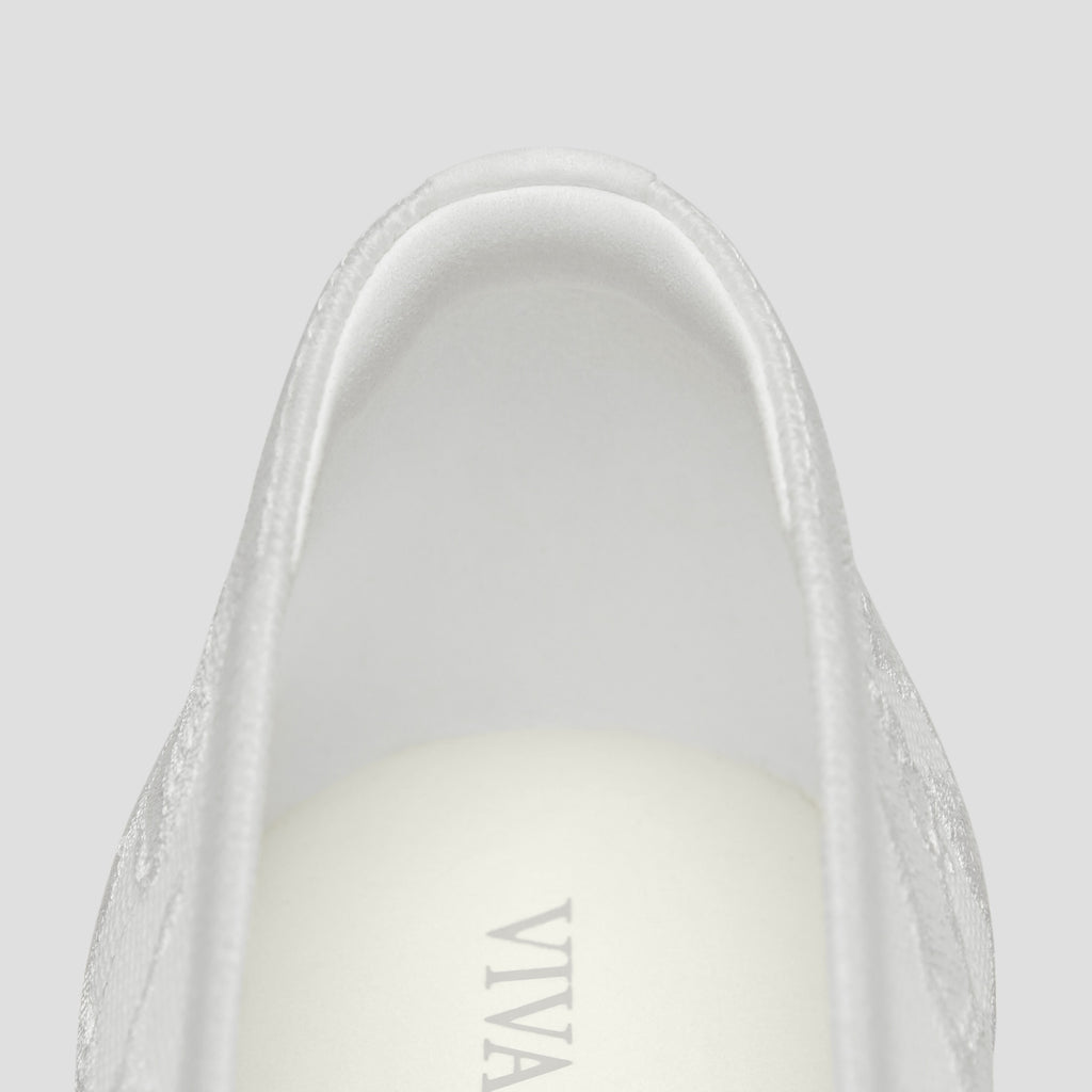Pointed-Toe Lace Reborn™ Flats (Aria 5°)